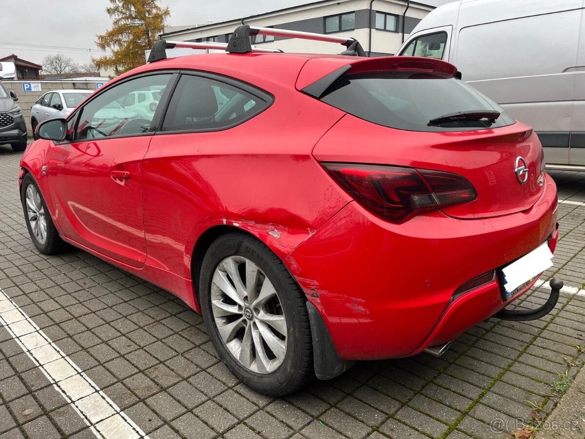 Opel Astra GTC 1.4 Turbo 140k Enjoy 2015, 103 kW, 65 300 km - 3