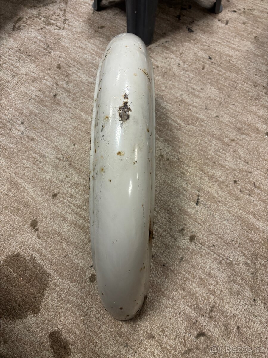 zadni blatnik na jawu 23 mustang - 3