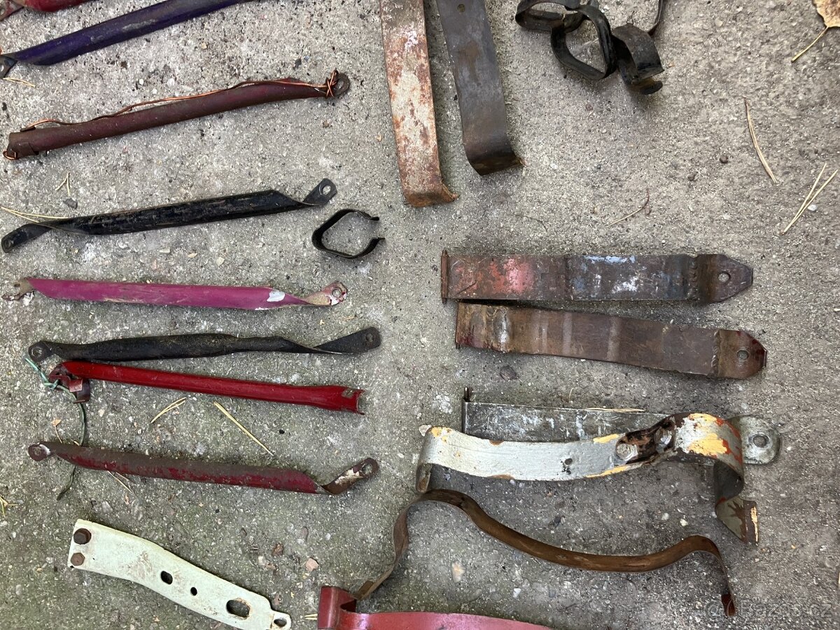 držáky lanek tachometru jawačz - 3