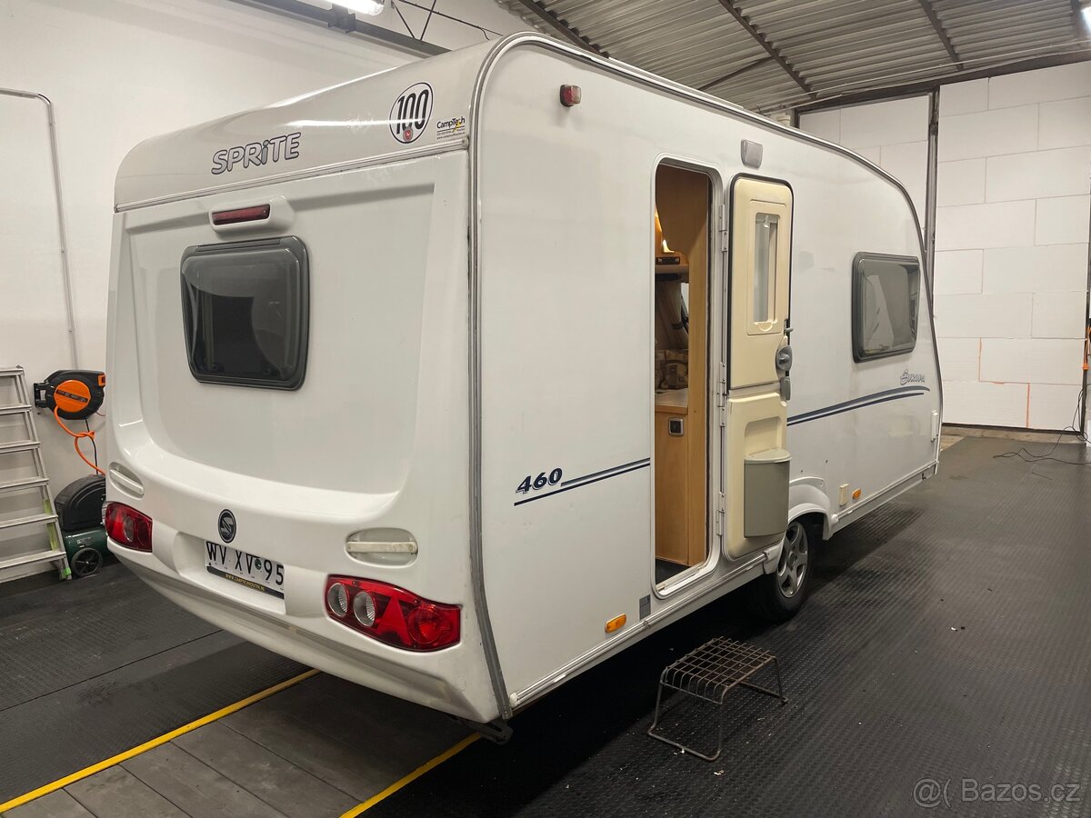 Karavan Sprite Europa - velká koupelna - sprchový kout - 3