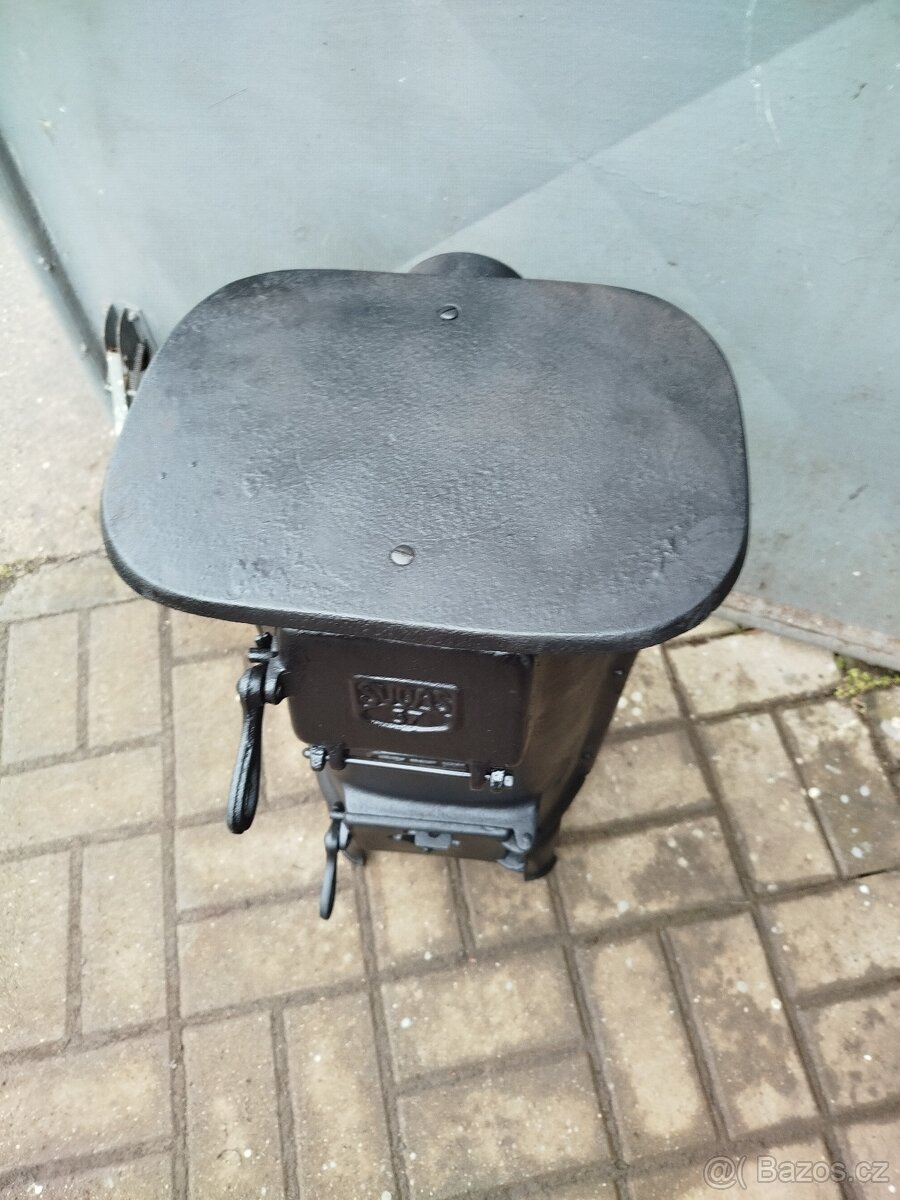 litinová kamna SVOAS - PRAGA V3S - 3