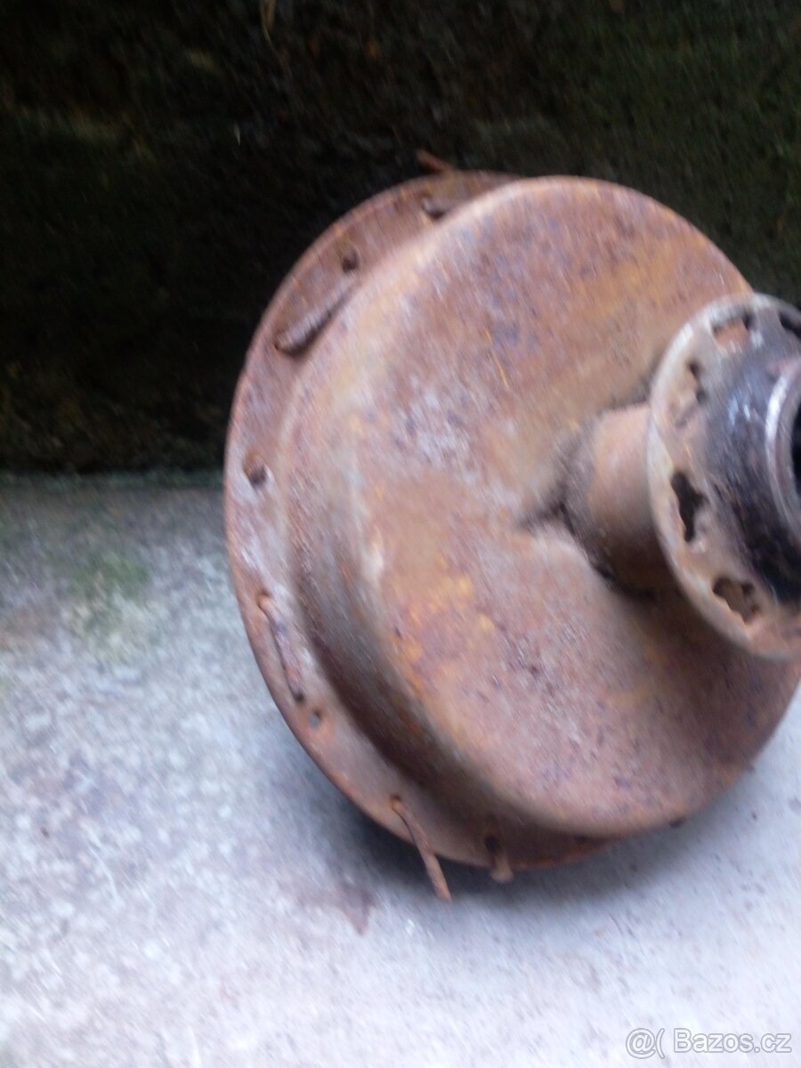 Zbytky Jawa pérák - 3