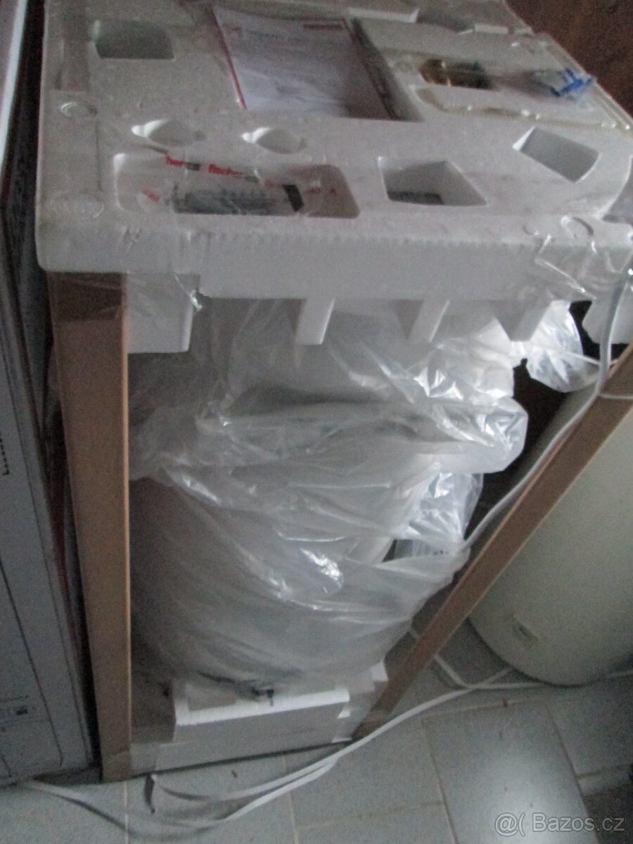 nový bojler Ariston hybrid - 3