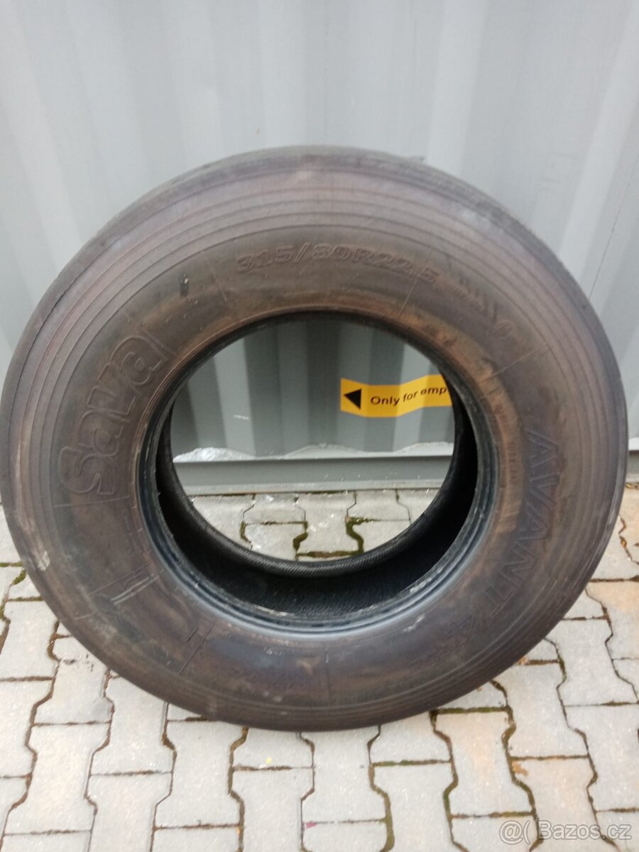 Pneu 315/80 R22,5 - 3
