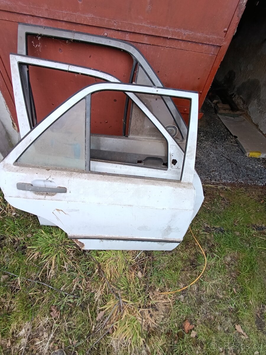 Dveře MB 190E + W124 - 3