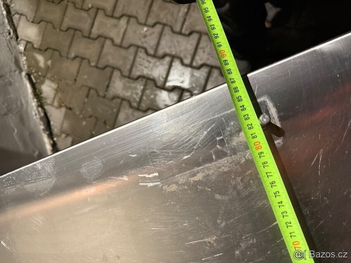 Podstavec/nerezový stůl se zarážkami - 3