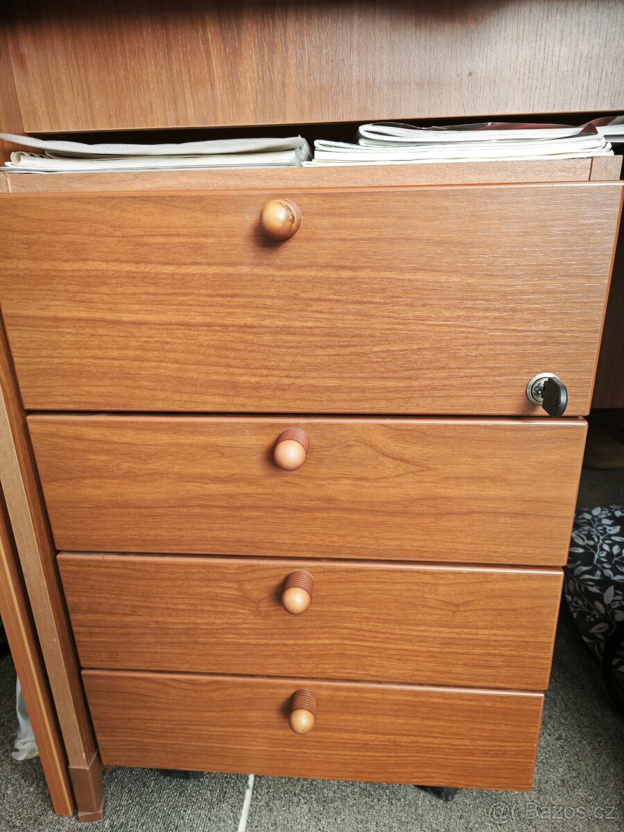 Kancelářský nábytek: stůl, komoda... - 3