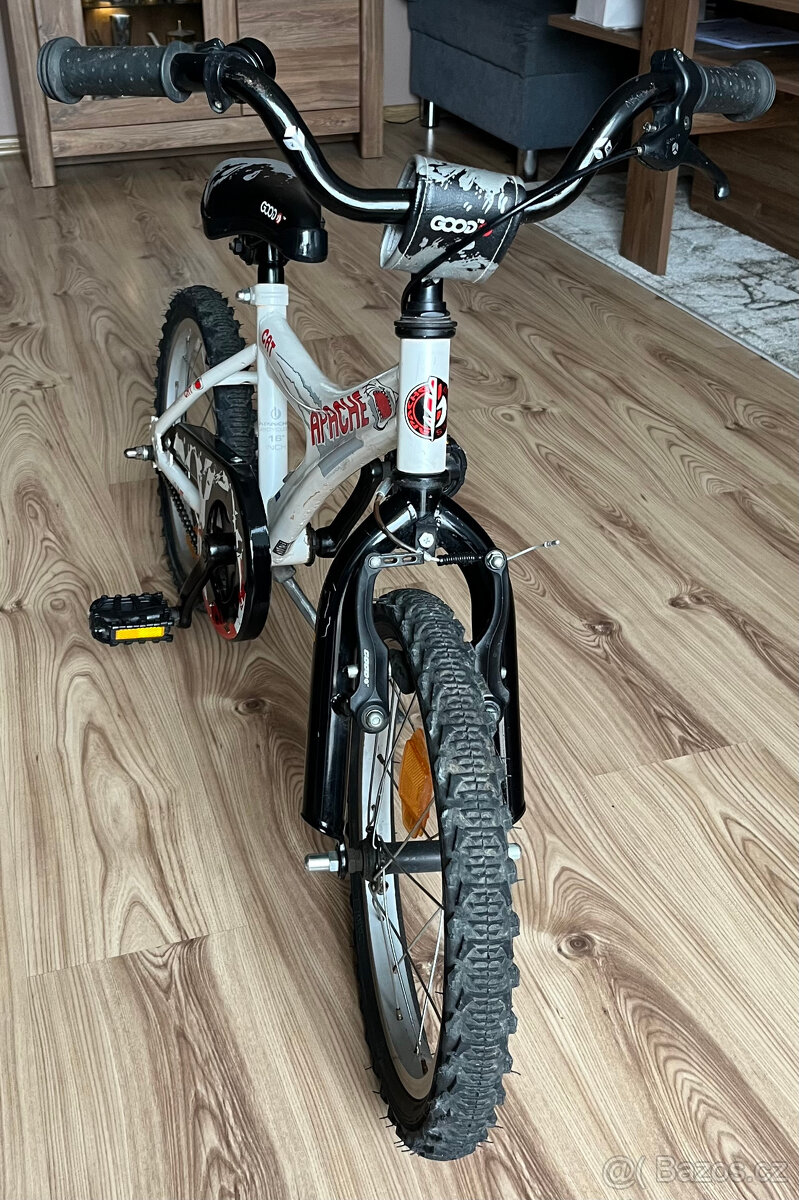 Dětské kolo , přídavná kolečka ke kolu a helma,chránič na bo - 3