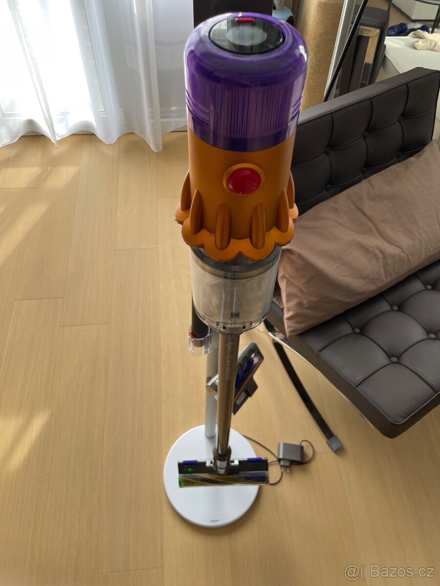 Dyson stojan na vysavač - 3