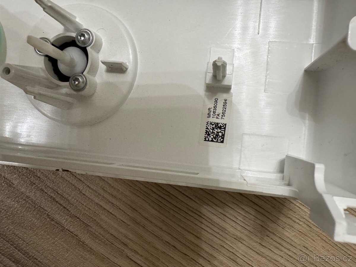 Přední krycí panel pračka Miele - 3