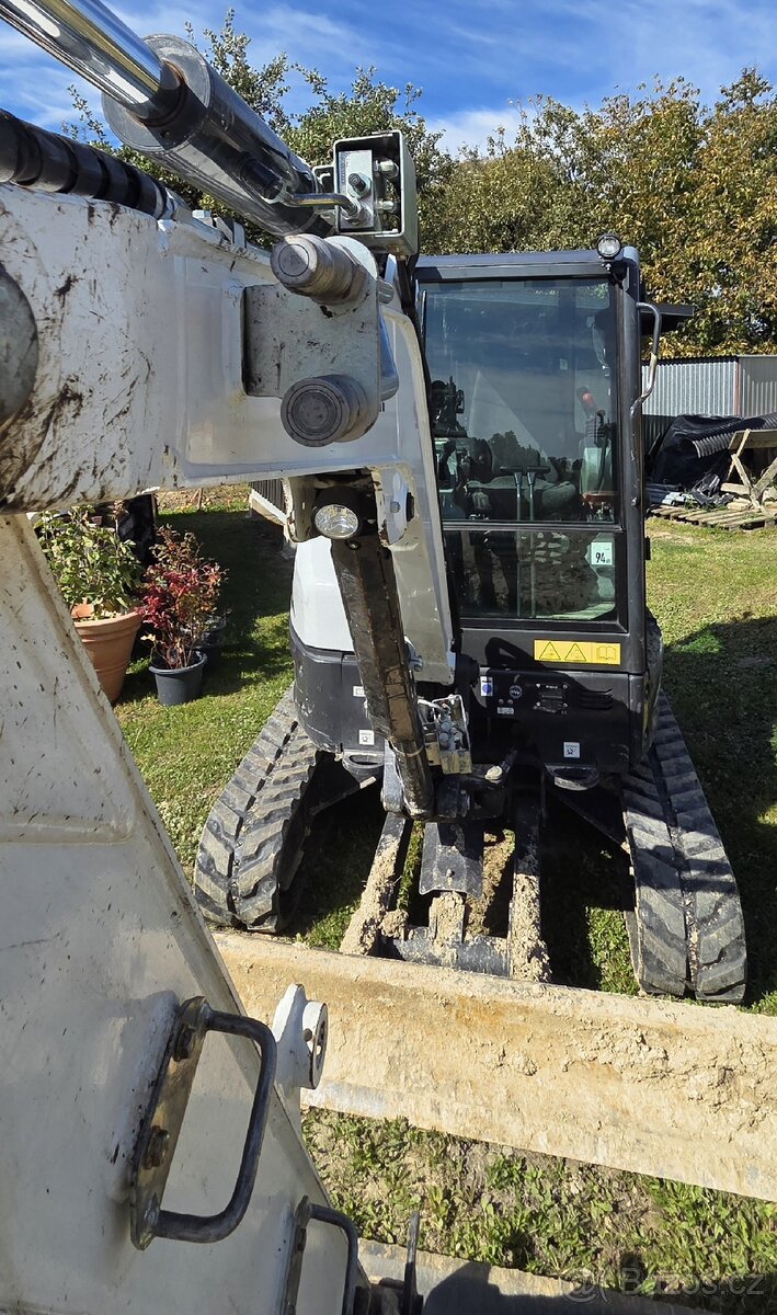 Prodám minibagr 3,5t bobcat e35z 2022 - 3