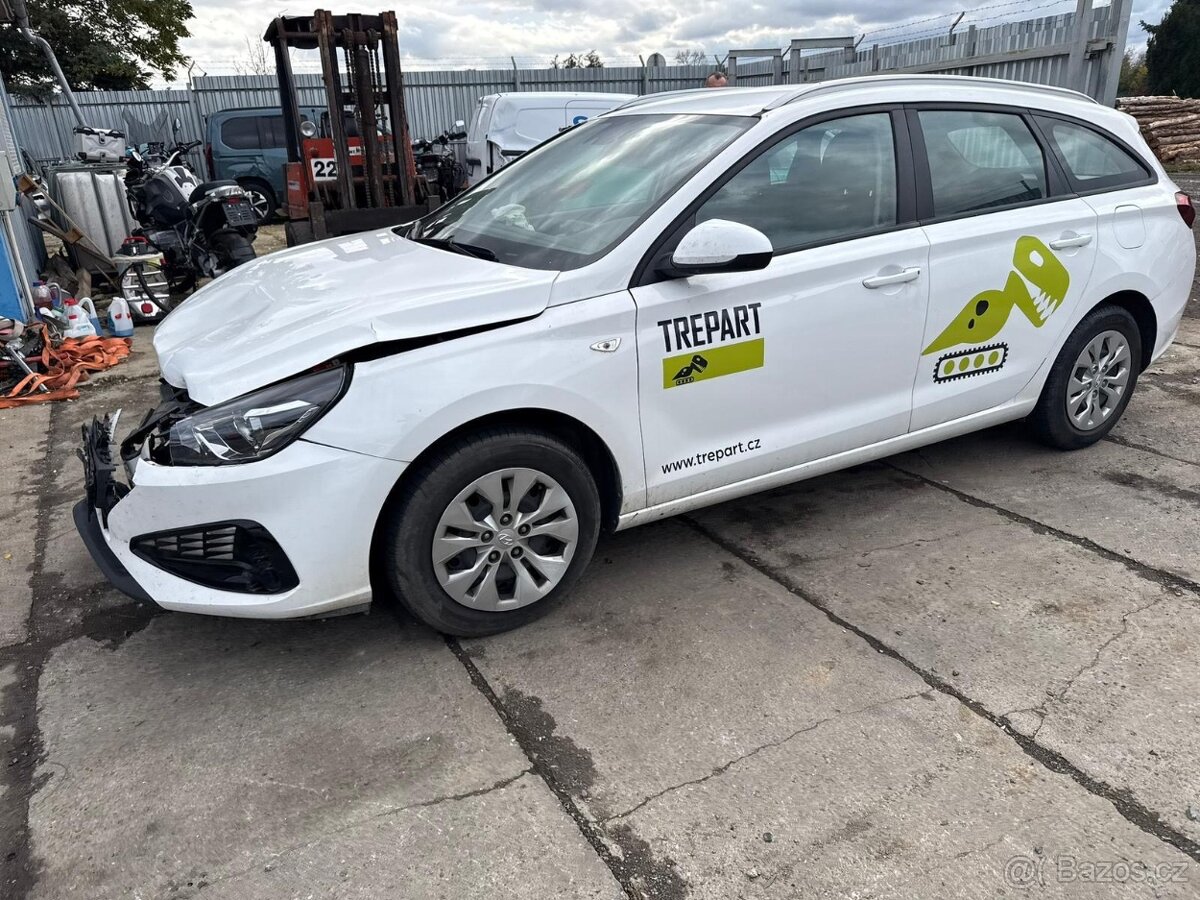 Hyundai I30 1.5i start plus pojizdne 2022 - 3