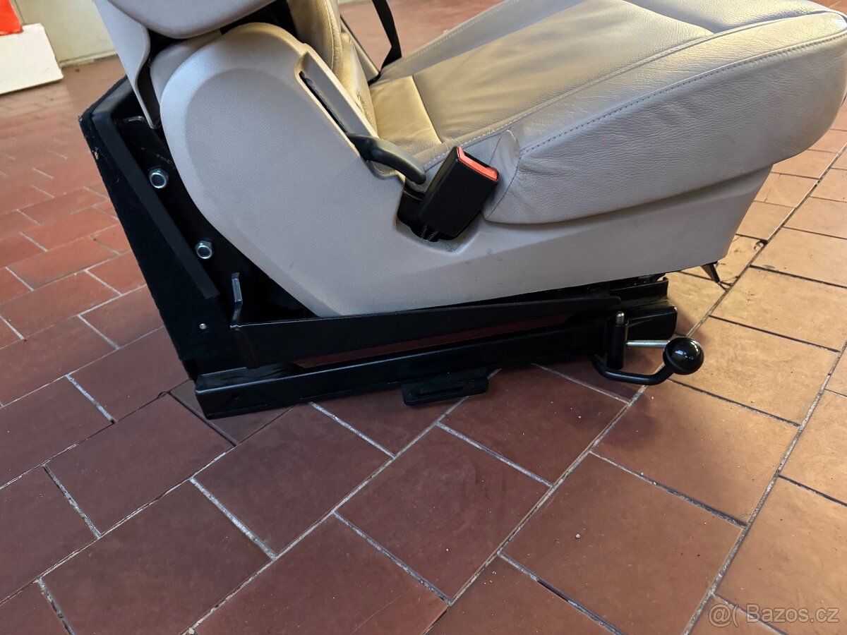 Sedacka mercedes V - 3