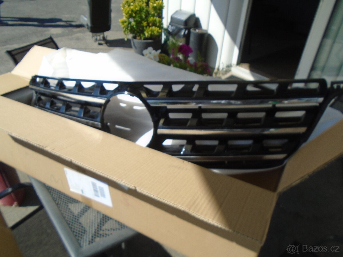 Přední maska Mercedes ML 2012 W166 - 3