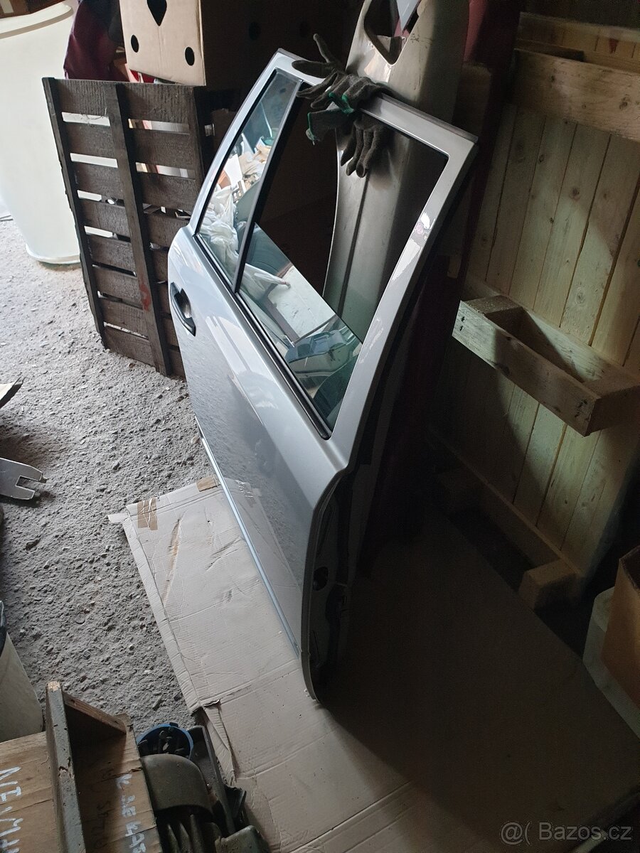 W124 používaná přední kapota do r.1993 před face lift - 3