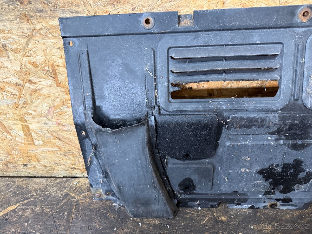 SPODNÍ KRYT MOTORU VW PHAETON 3D0825237L - 3