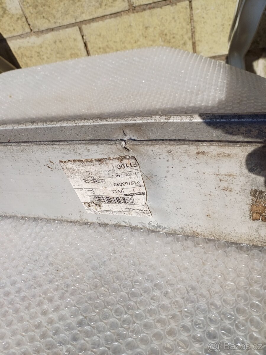 Lexus IS 220d / 250 výztuha předního nárazníku - 3