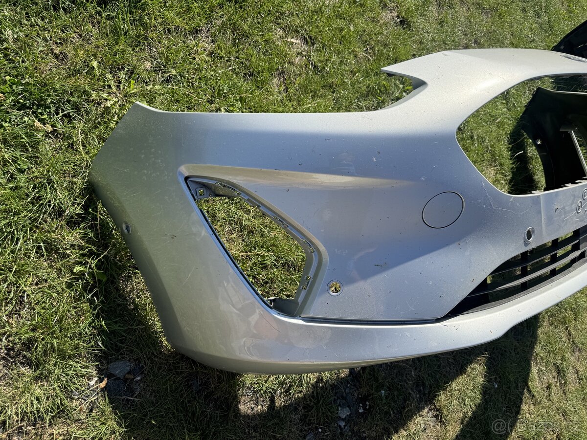 Přední/zadní nárazník Ford Fiesta MK8 - 3