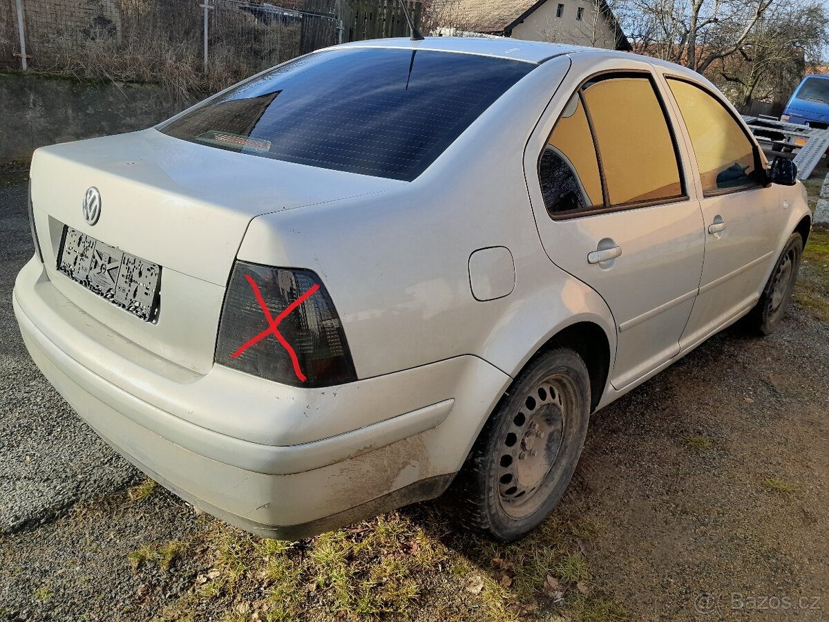 Volkswagen Bora 2.3i VR5 110.KW AGZ, DZL - pouze díly - 3