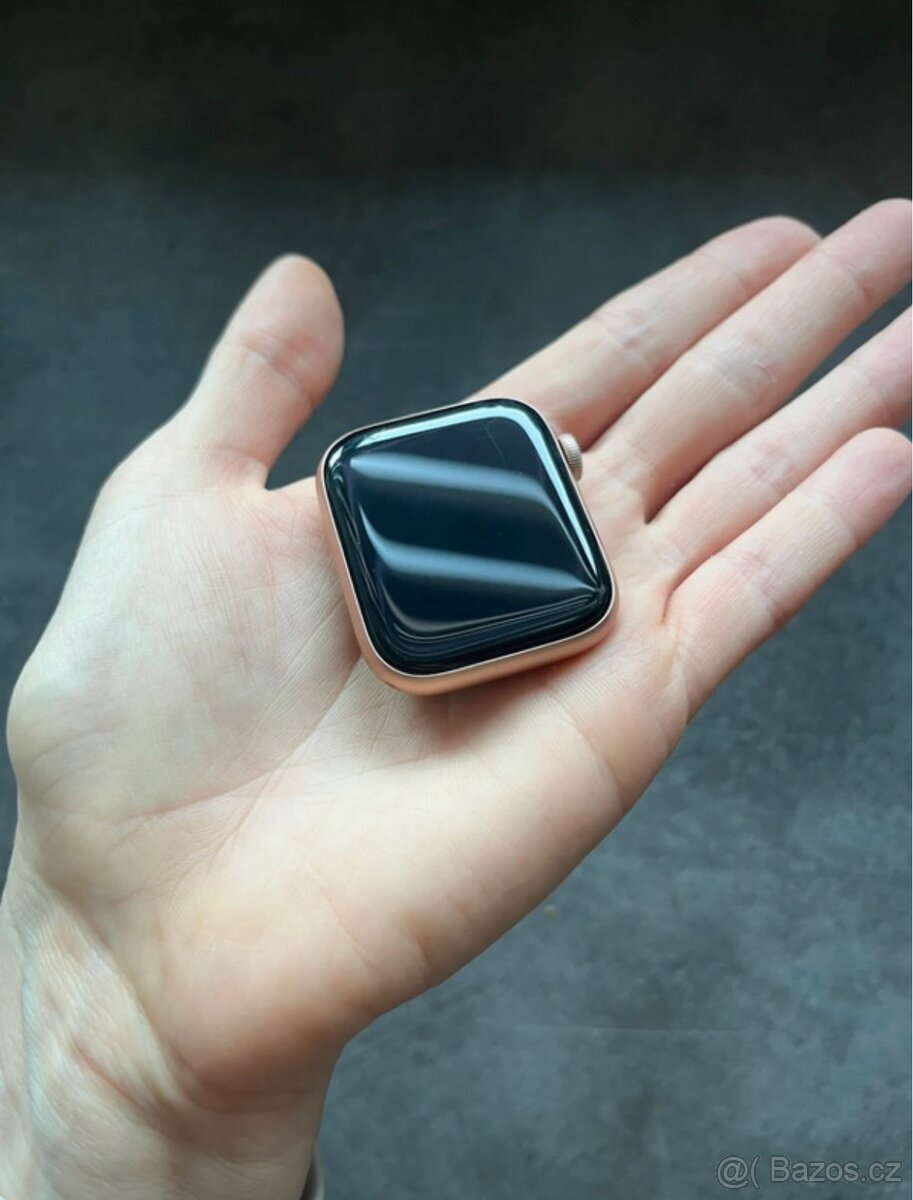 Apple Watch SE 44mm - 3