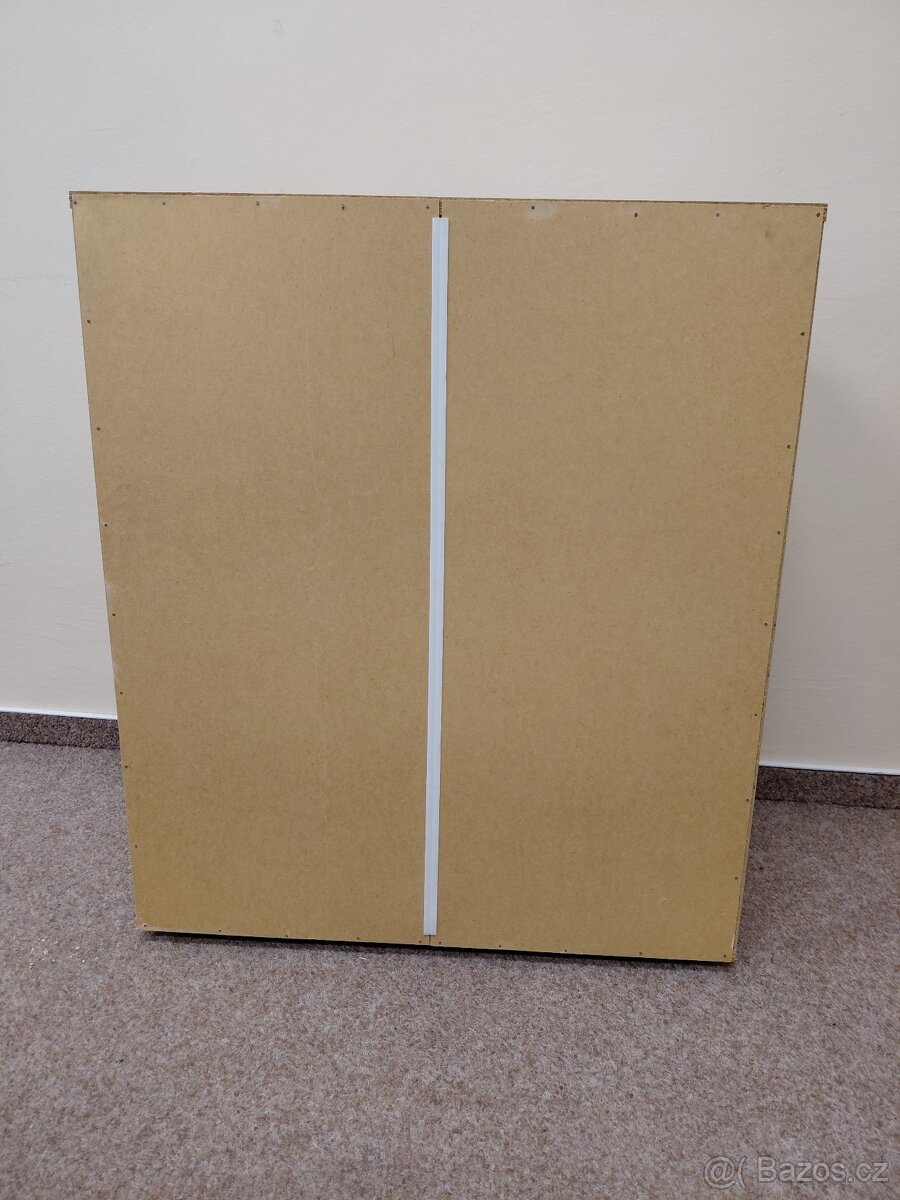 PRODÁM 2 MENŠÍ SKŘÍŇKY - 3