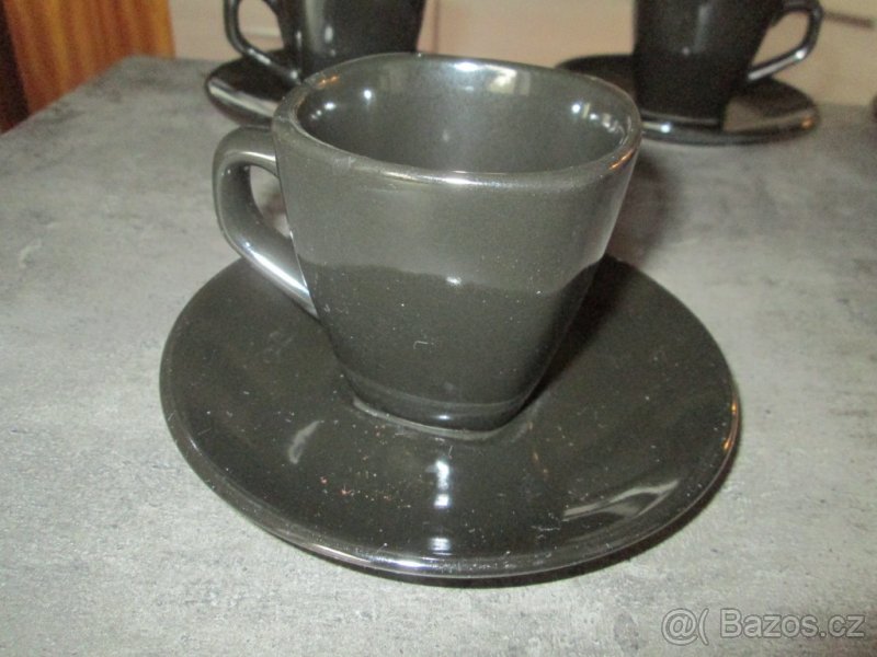 Kávové hrnky s podšálky - 3