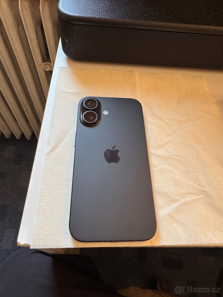 iPhone 16, 128 Gb, Black - 3