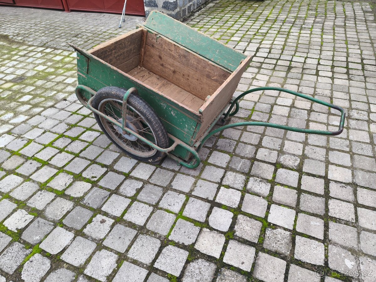 Kára s dřevěnou korbou - 3