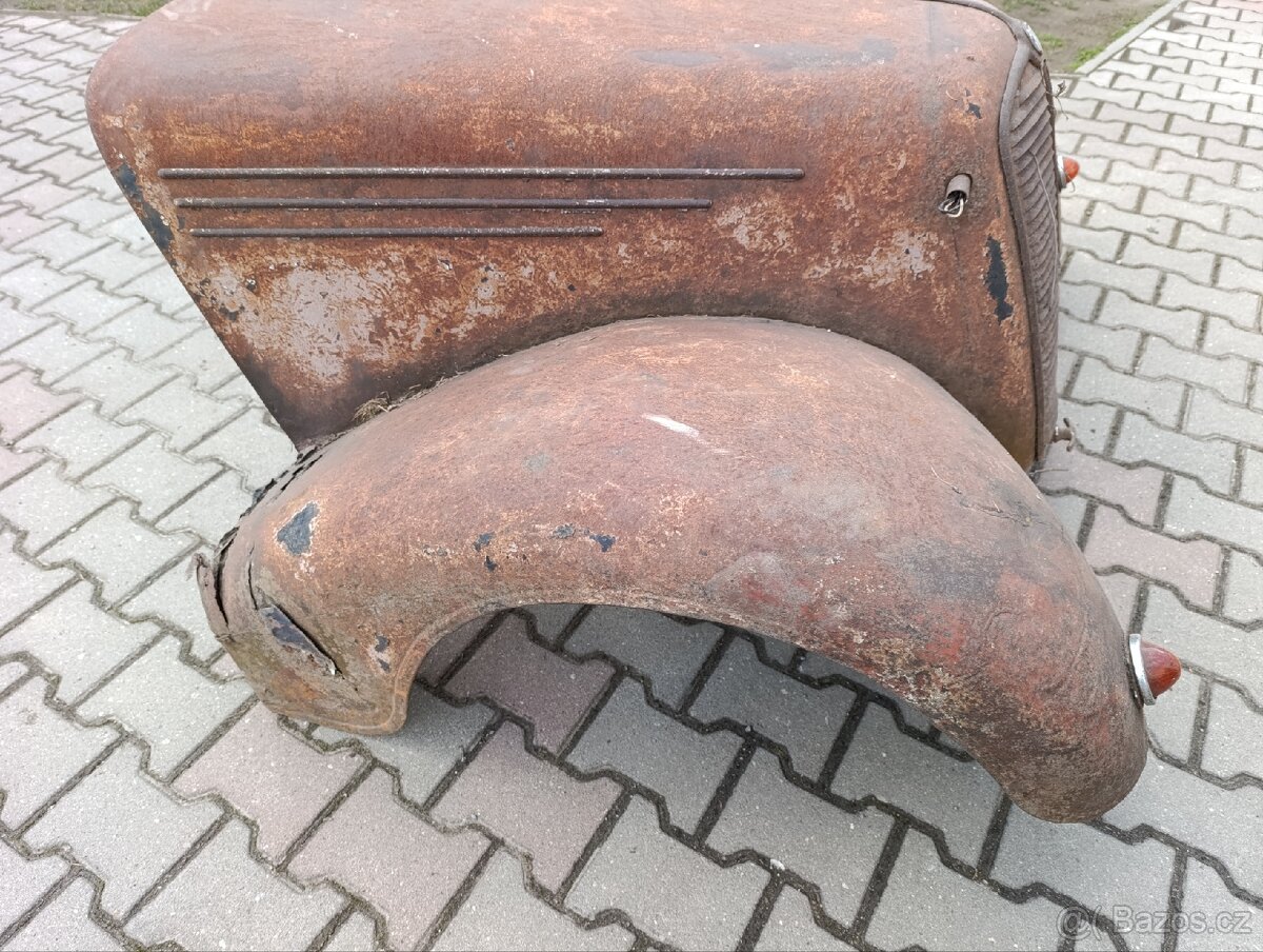 Přední kapota Tatra 57 B - 3