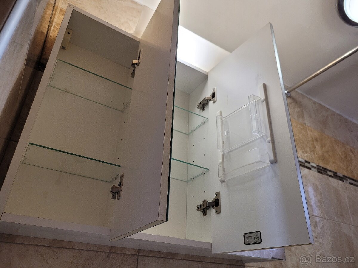 Koupelnová skříňka - 3