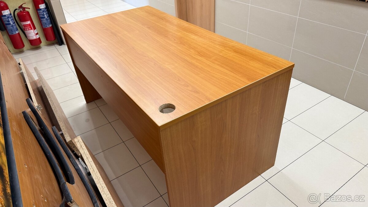 Stůl kancelářský - 3