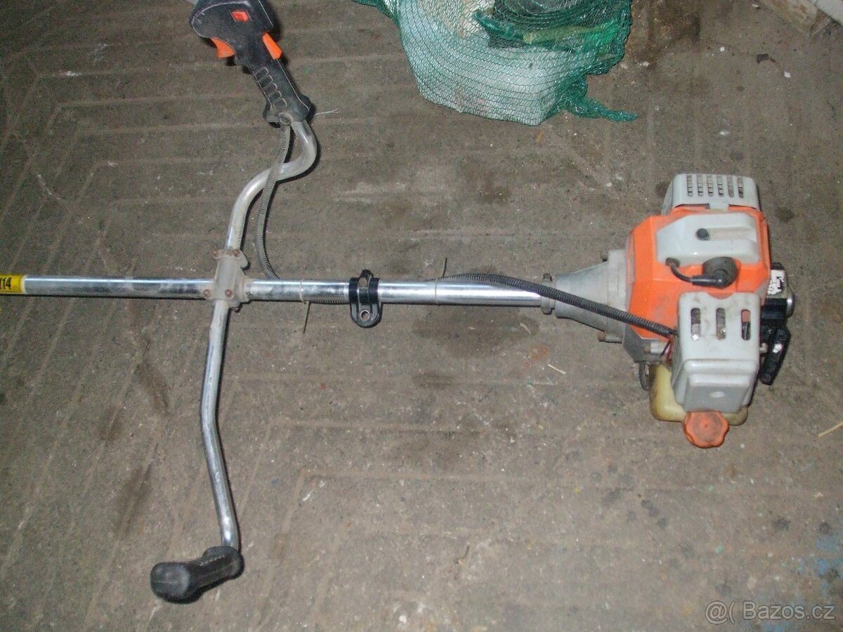 křovinák - 3