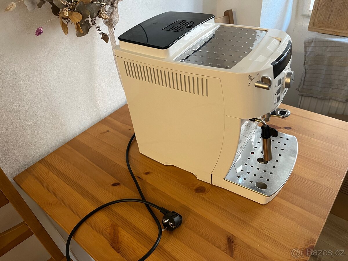 Kávovar De’Longhi Magnifica S - ECAM 22.110.W - 3