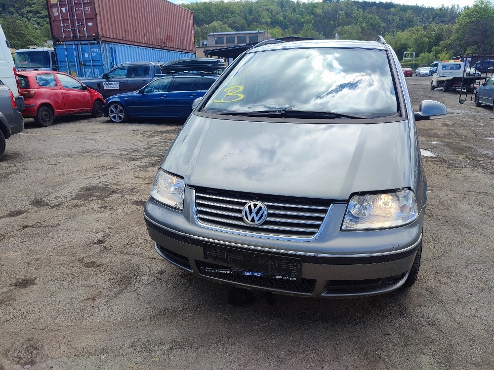 VW Sharan č. 27069 - 3