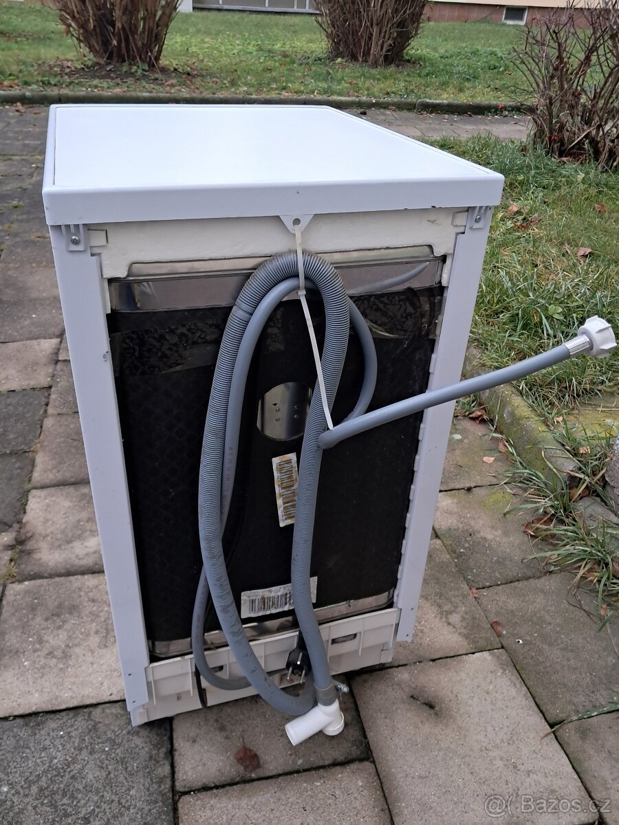 Indesit - 3
