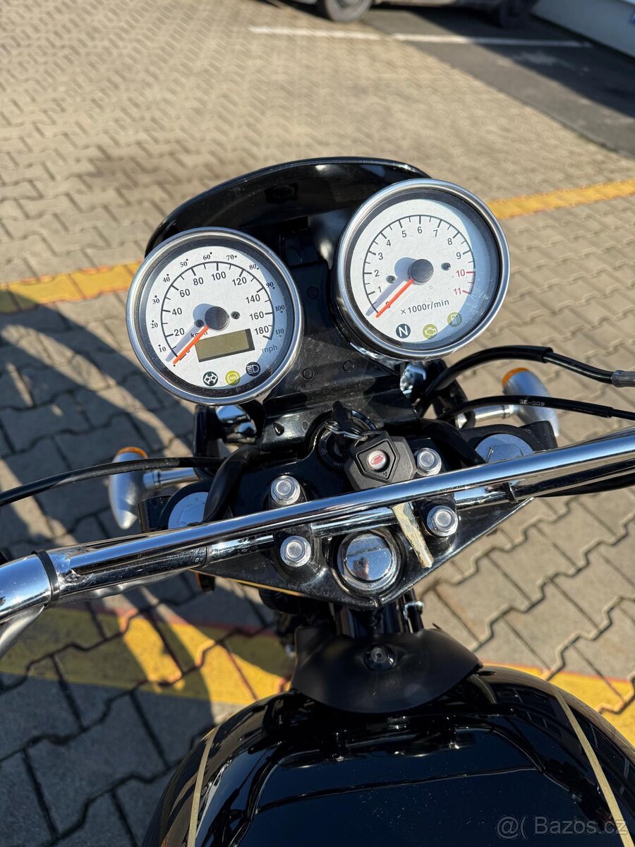JAWA 350 Scrambler - 3
