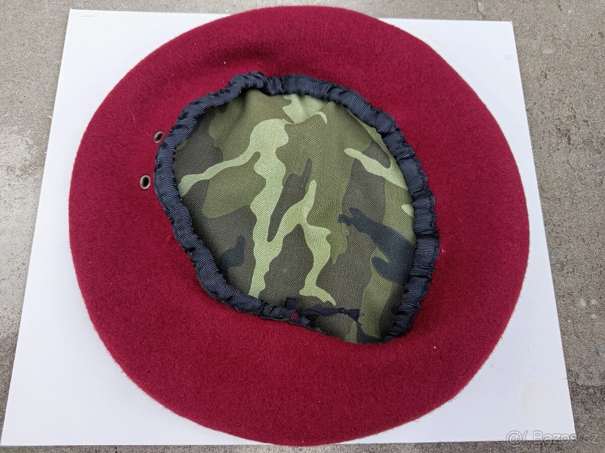Vysadkovy baret vz.85 - 3