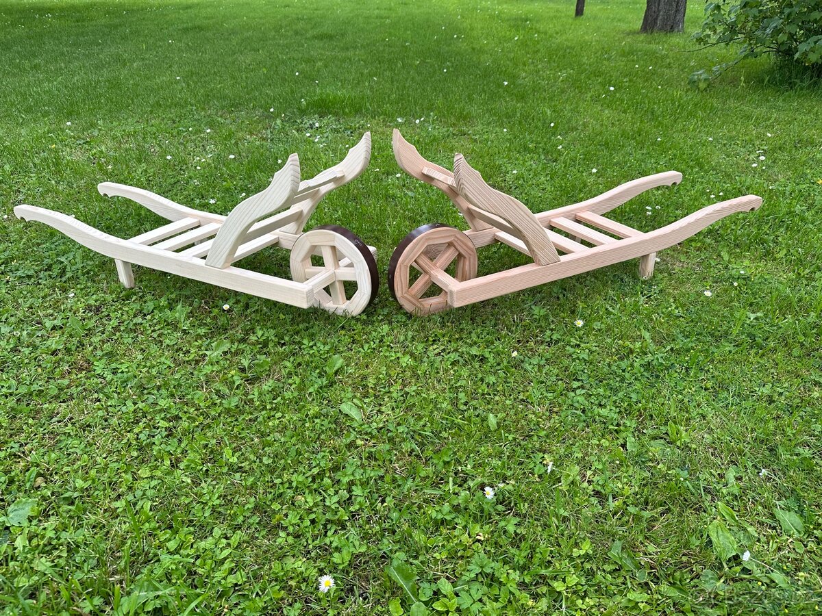 DŘEVĚNÉ DEKORAČNÍ TRAKAŘE - 3