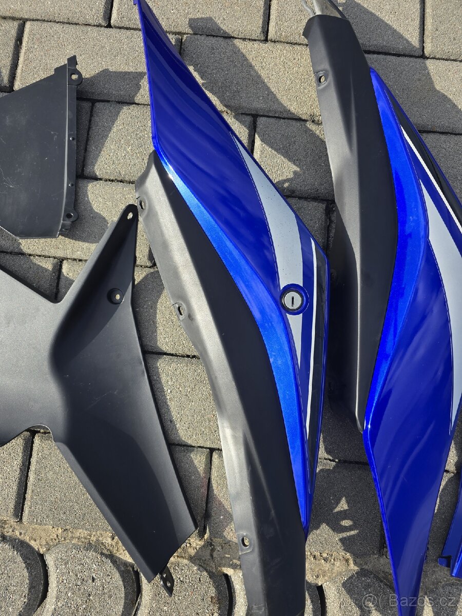 Yamaha yzf R3 - 3