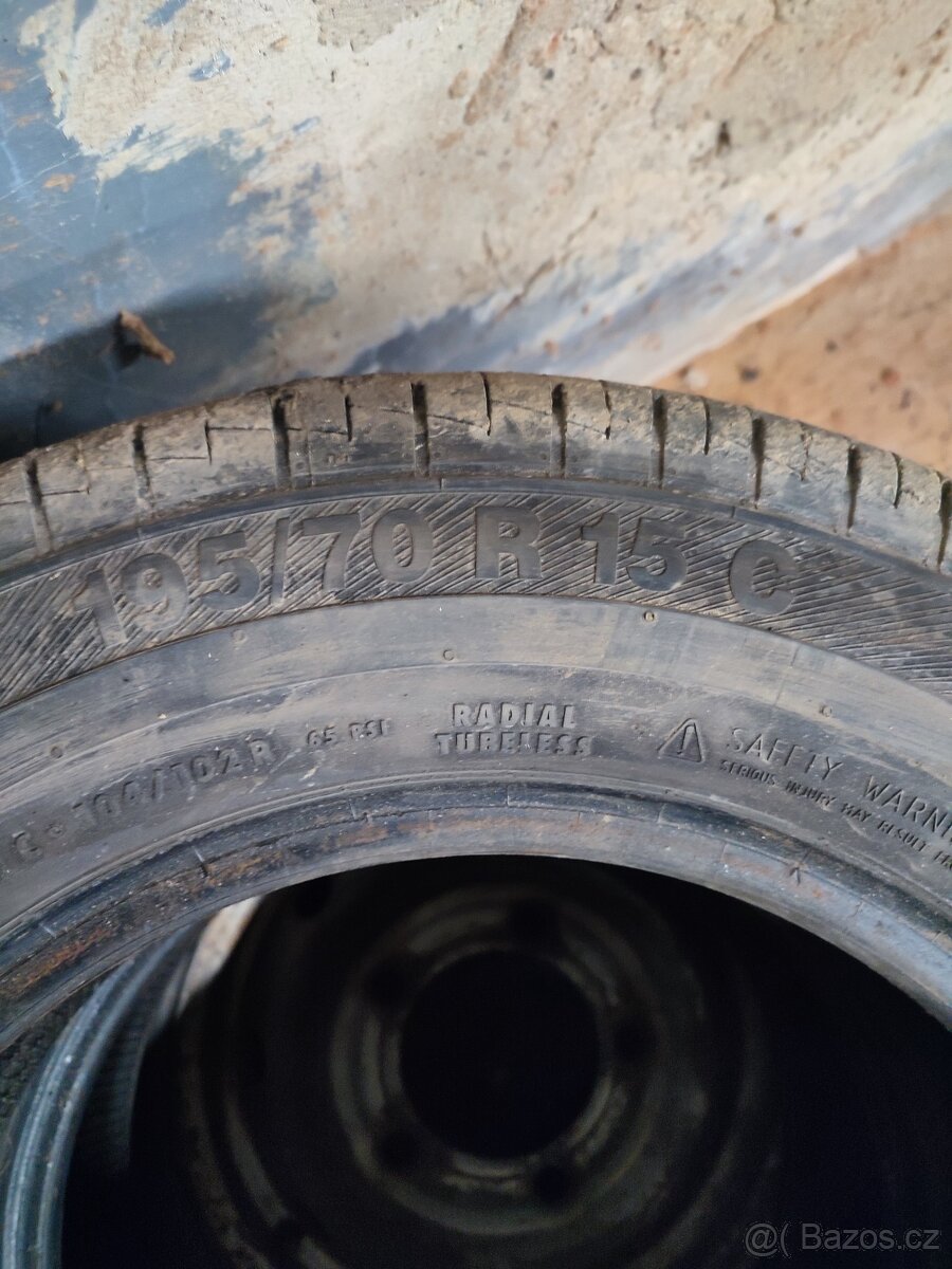195/70R15 C - 3