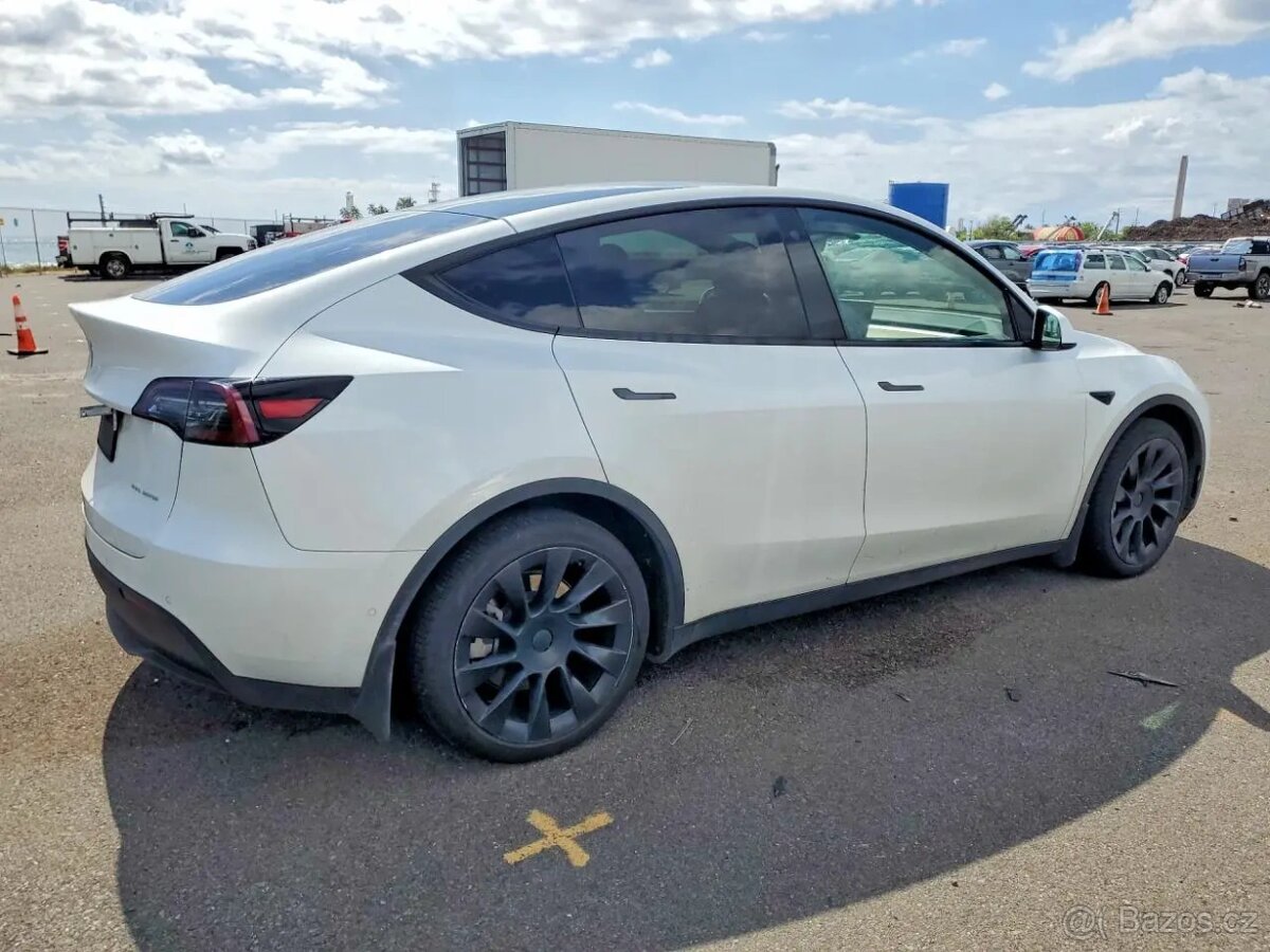 2021 TESLA MODEL Y - 3