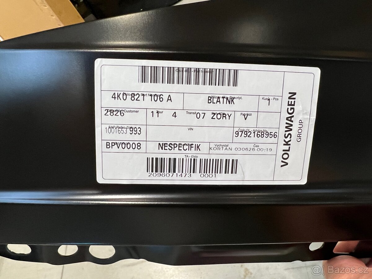 Prodám OEM pravý blatník Audi RS6 - 3