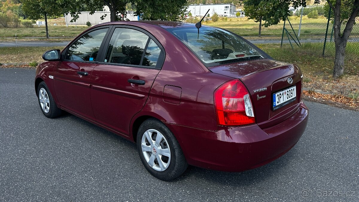 HYUNDAI ACCENT 1.4 - 3