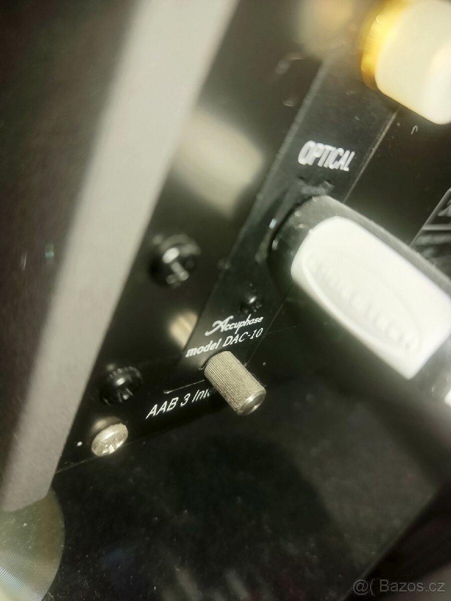 Accuphase DAC-10 optický vstup - input - 3