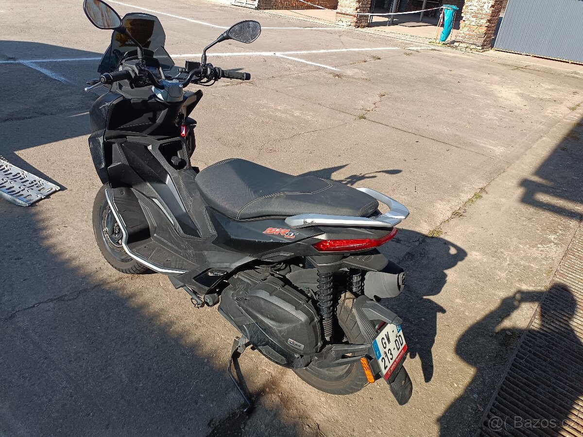 Aprilia sr gt 125 díly - 3