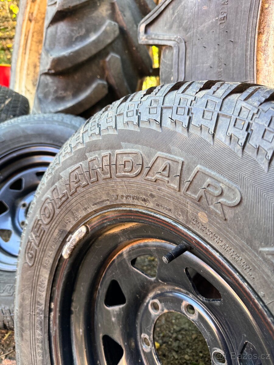 Prodam pneumatiky s diskama 255/70 r16 6x139.7 - 3