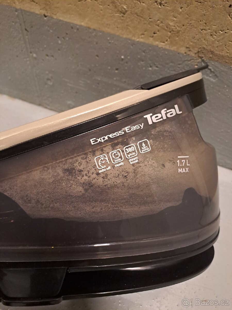 Napařovací žehlička TEFAL EXPRESS EASY - 3