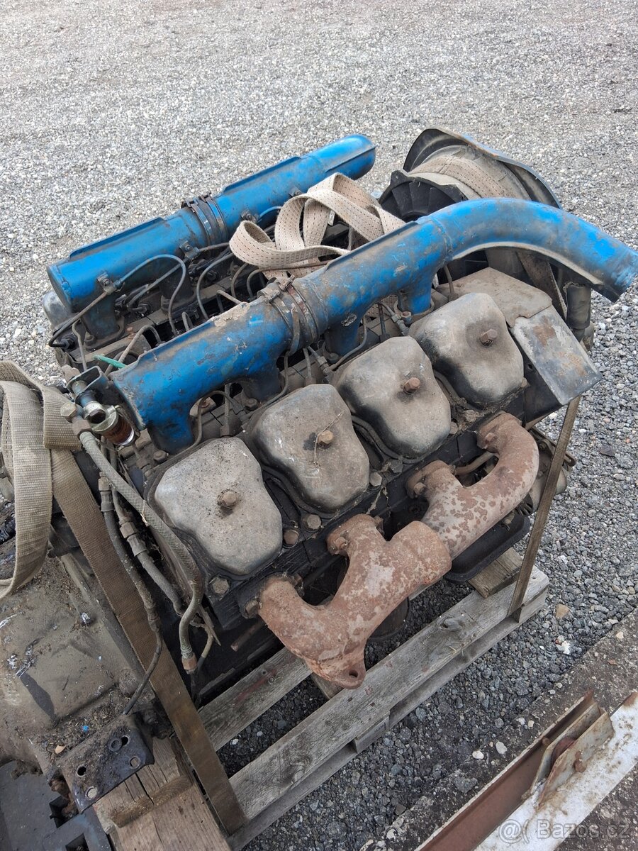 Prodám Motor Tatra 148 kompletni - 3
