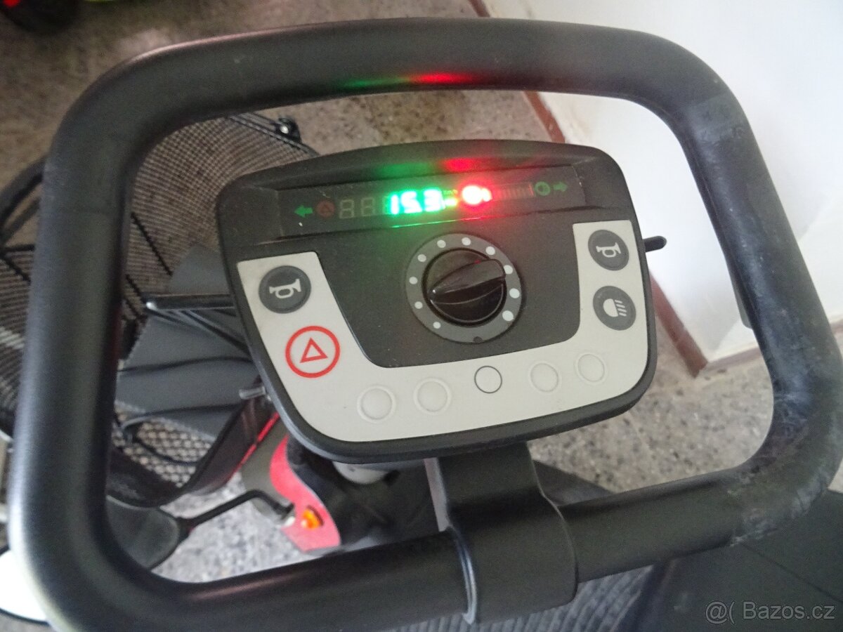 Tříkolový elektrický invalidní skútr TROPHY BOOSTER 6, 950W - 3