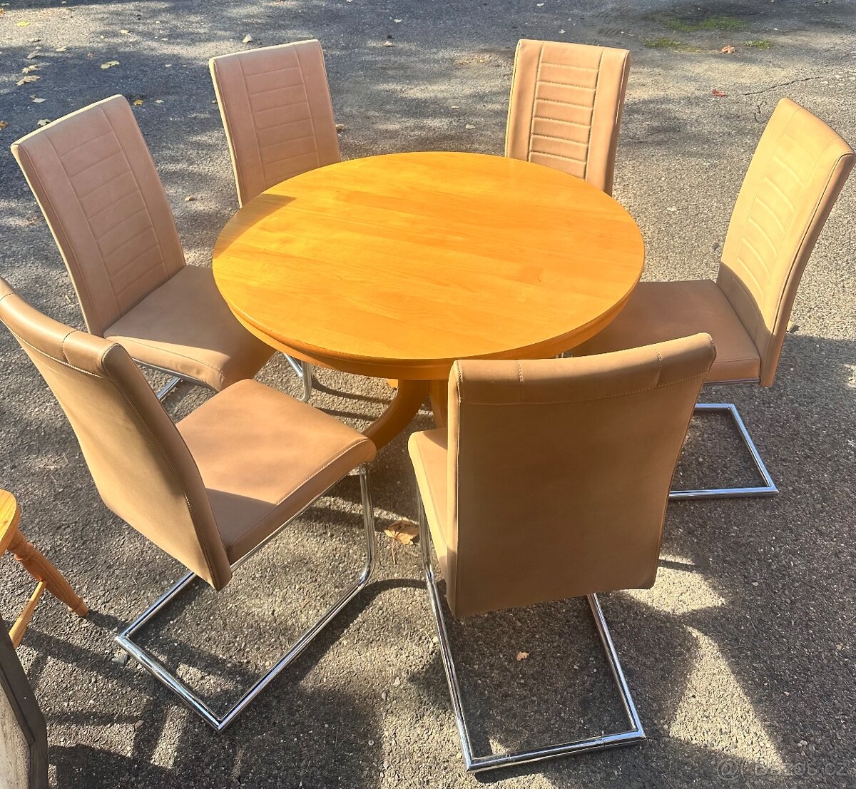 Jídelní stůl + 6 židle - 3